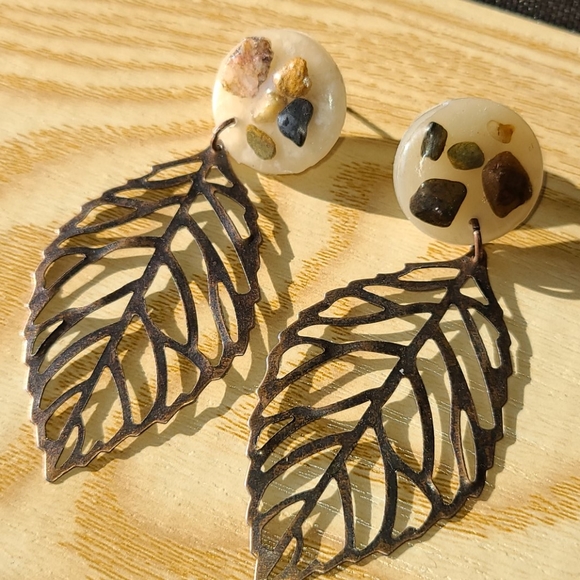 Boho Metal Feather Earrings - Picture 3 of 9